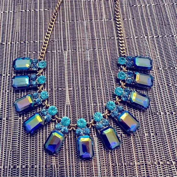 J. Crew Rare Brûlée Iridescent Blue Teal Crystal Gem Statement Necklace * flaw - Picture 3 of 16